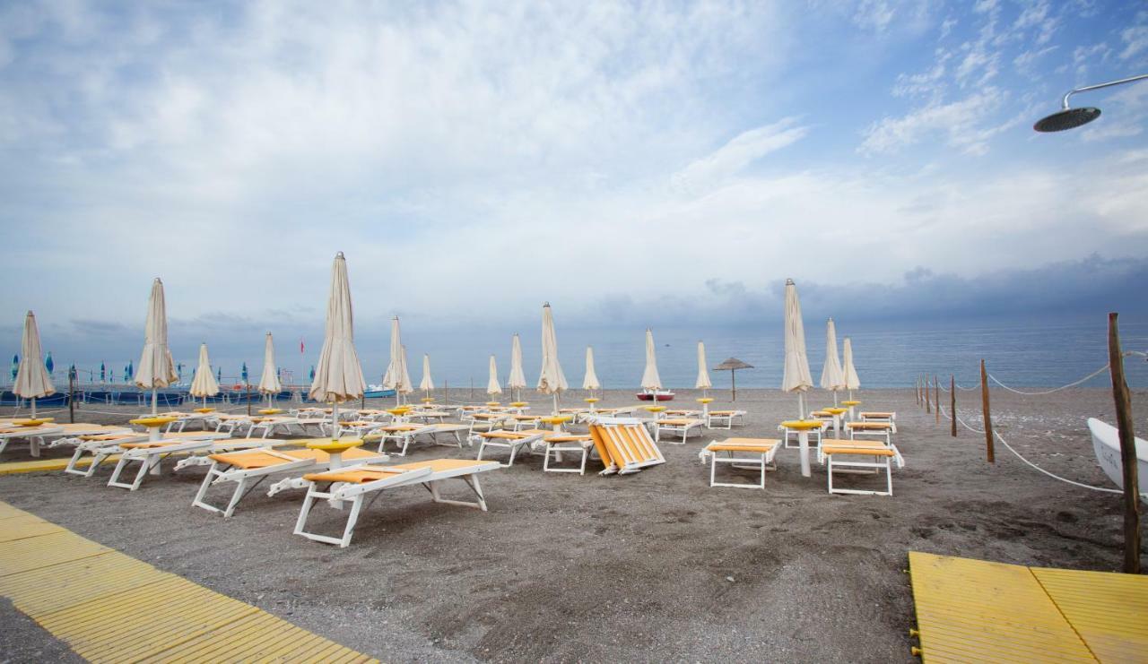 The Sea Rooms Letojanni Exterior foto